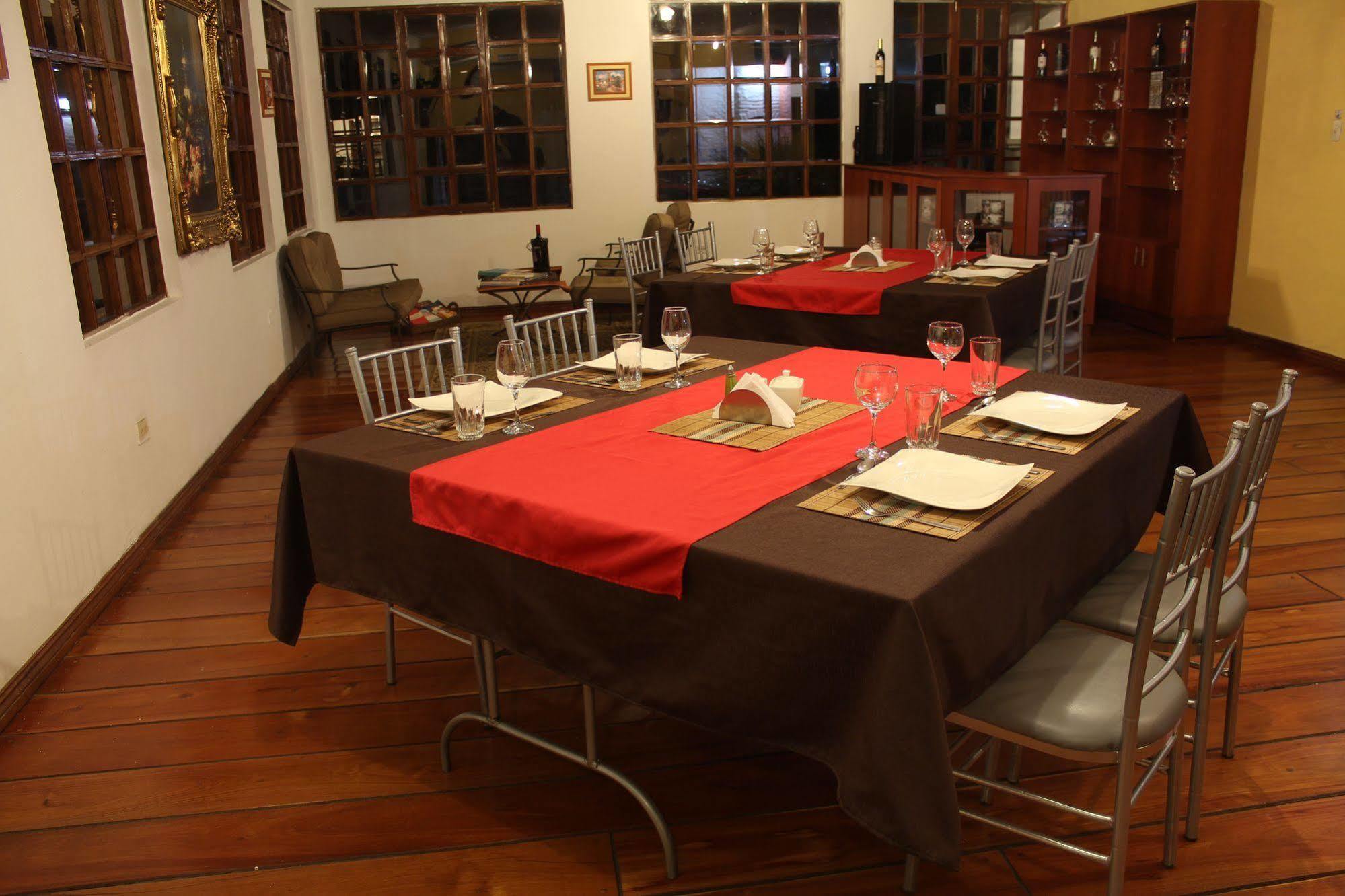 Hosteria San Carlos Tababela Buitenkant foto